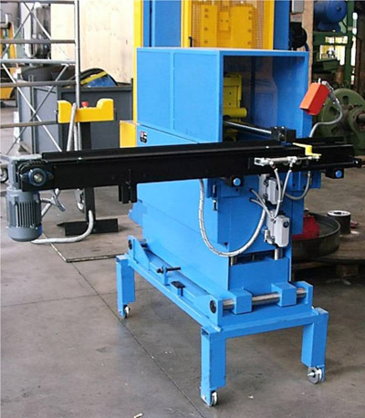 LINEAR LOADING ARM 500L Loading arm for hot forging press and friction screw press