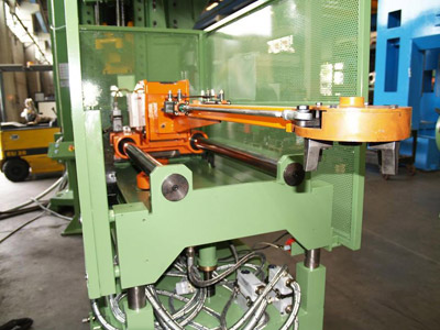 LINEAR LOADING ARM LS 850 Loading arm for hot forging press and friction screw press