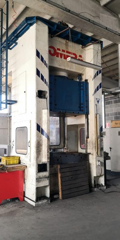 OMERA OPI 315 / Ton 315 Hydraulic double column presses