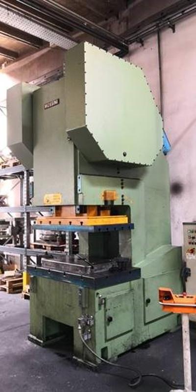 NUOVA OMEC 160 / Ton 160 Mechanical c-frame presses