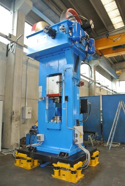 VACCARI 9 PS Spindelpresse-  Friktionsspindelpresse zum Schmieden
